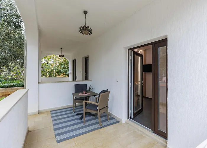 Cintya By Interhome * Poreč